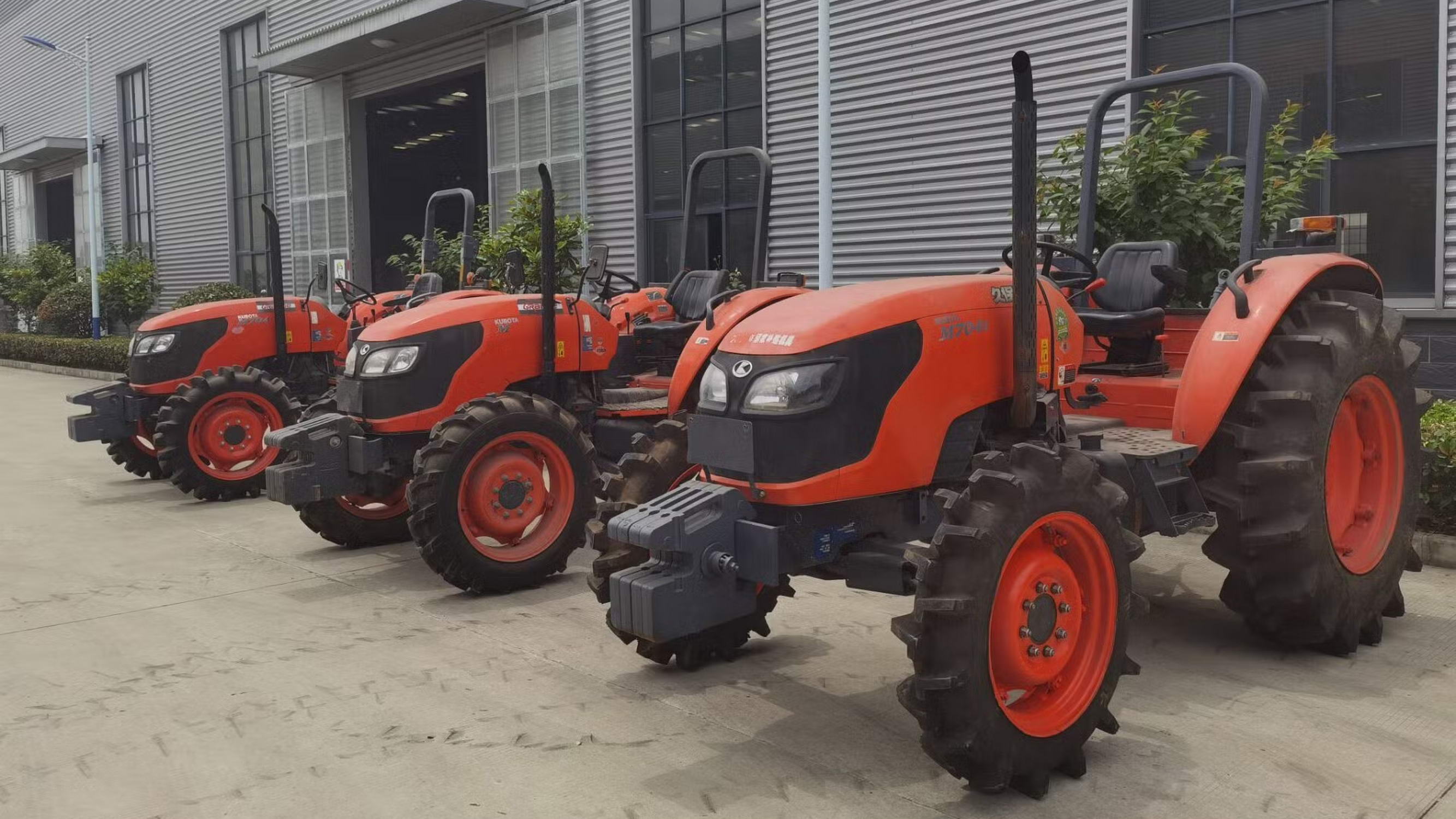 Tractoarele mici – Soluția compactă pentru fermieri și gospodării